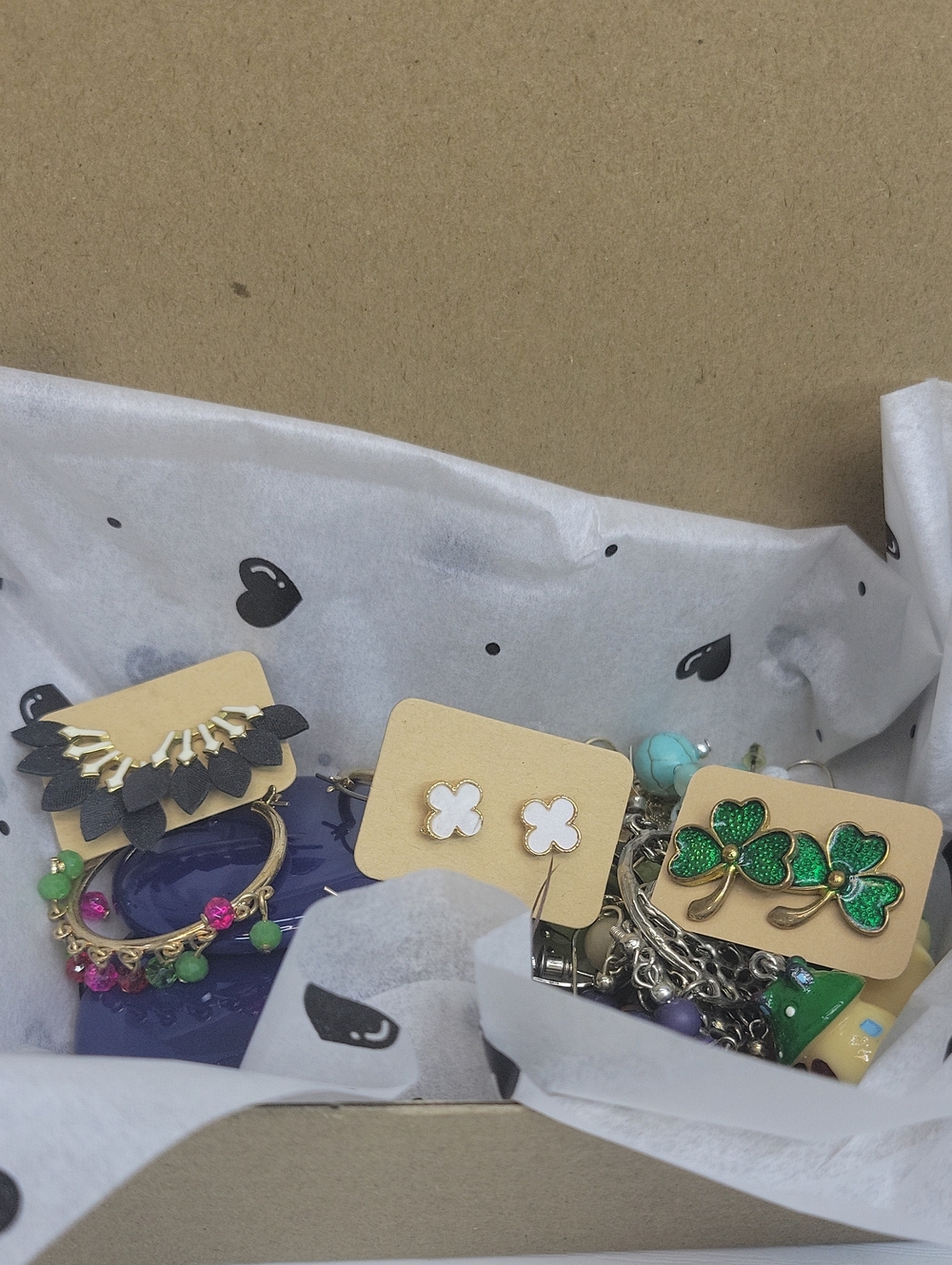 15pc Box Of Earrings